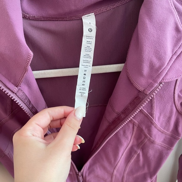 Lululemon define jacket color purple size 6. - Picture 5 of 5
